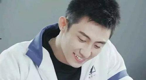 娱乐圈吃瓜爆料 黄景瑜,娱乐圈风云再起，揭秘他的不为人知一面  第2张